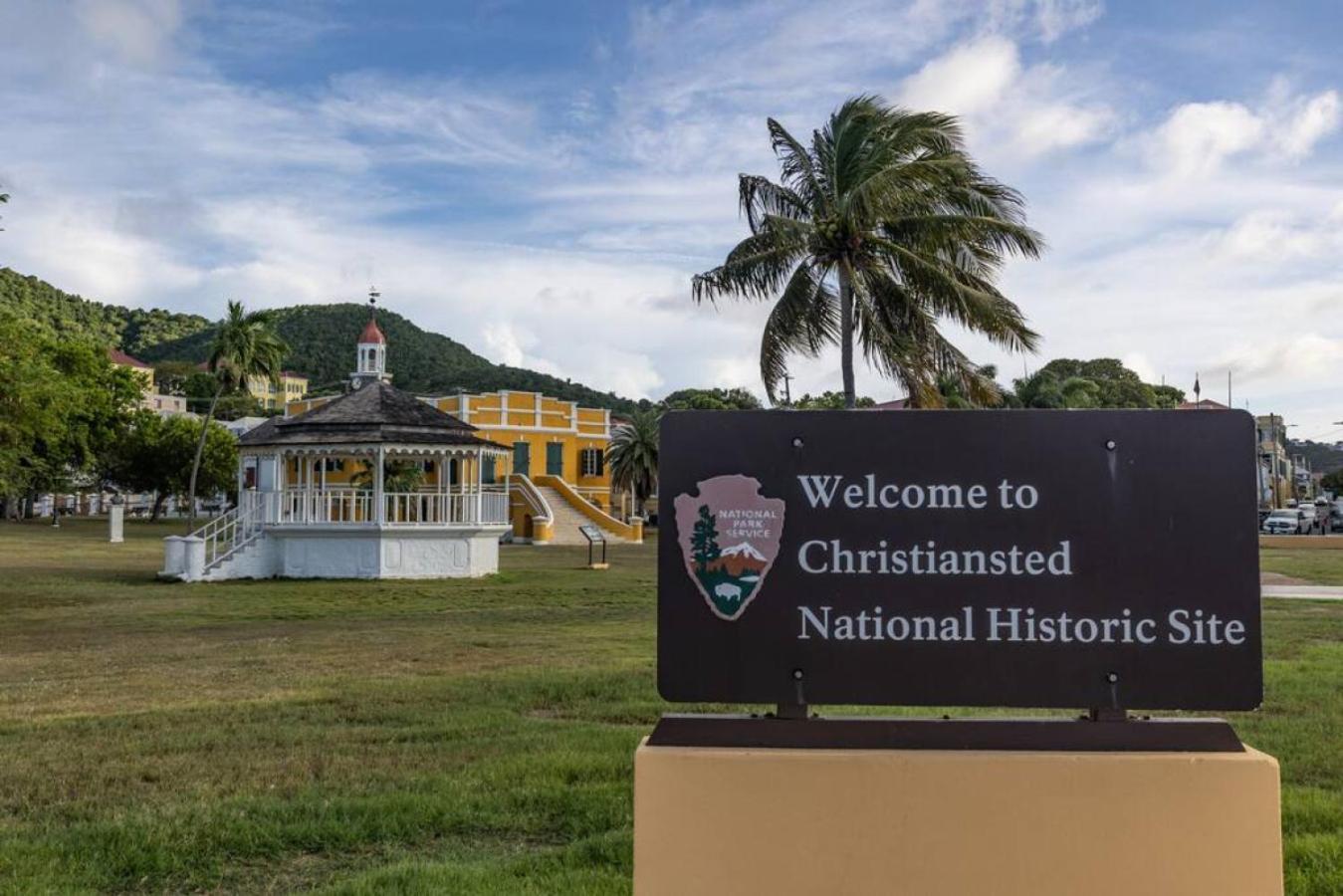 The Danish Nydam - A Sailors Mooring Apartment Christiansted Exterior photo