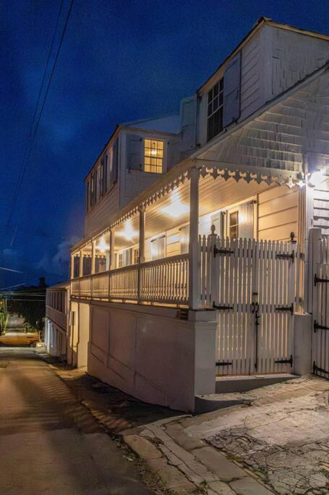 The Danish Nydam - A Sailors Mooring Apartment Christiansted Exterior photo